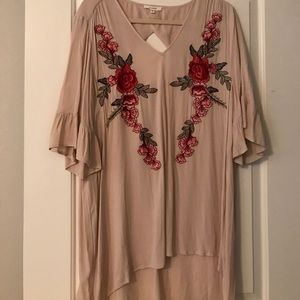 NWOT Gorgeous Embroidered Tunic