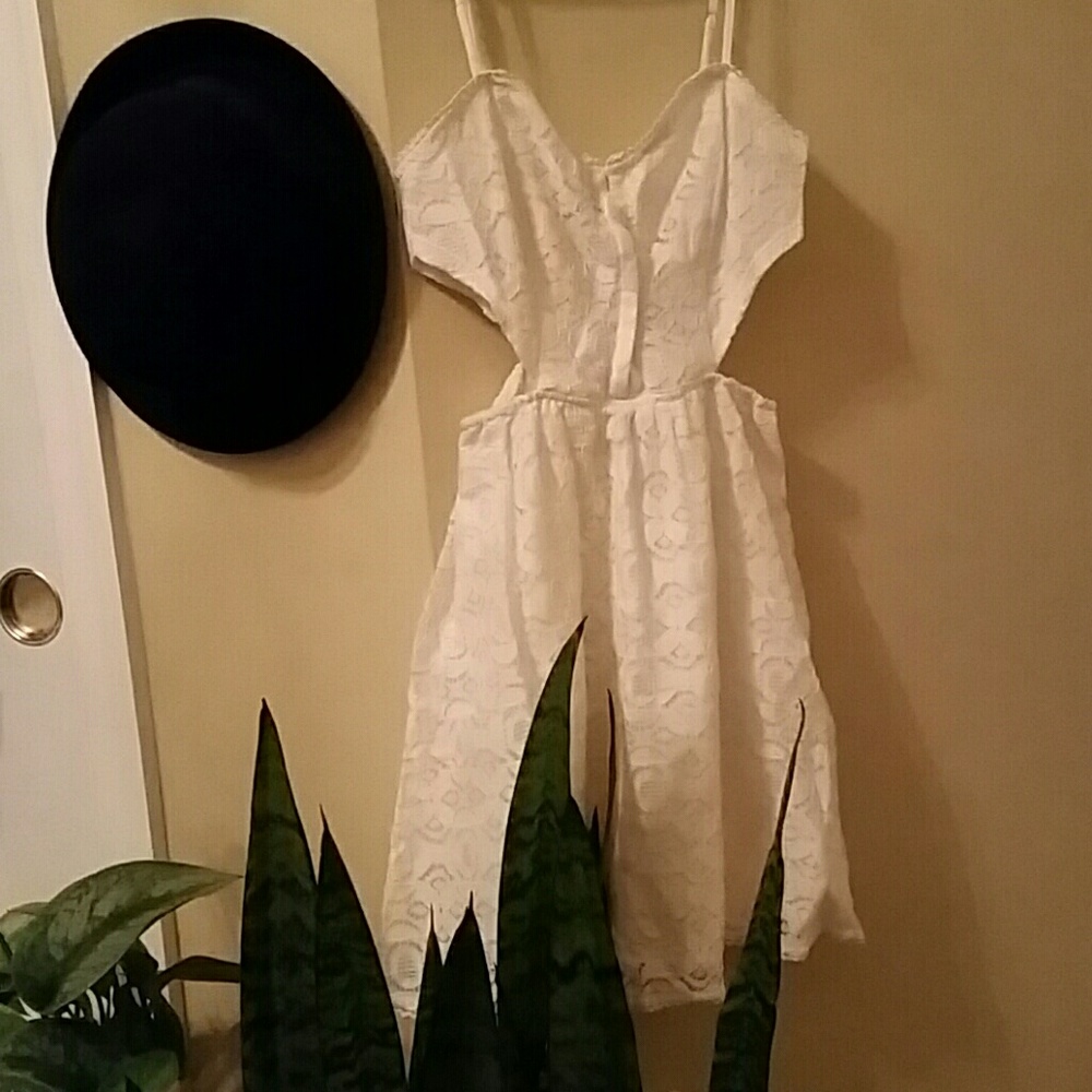 Kendall & Kylie Crochet Lace Cut-out Dress