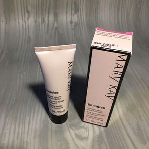 Beige 2. Luminous liquid foundation.