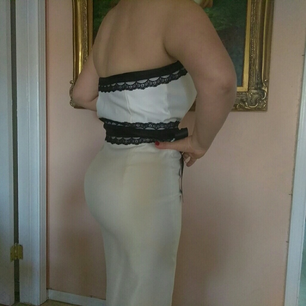 Beautifully​ detailed satin and lace evening 👗