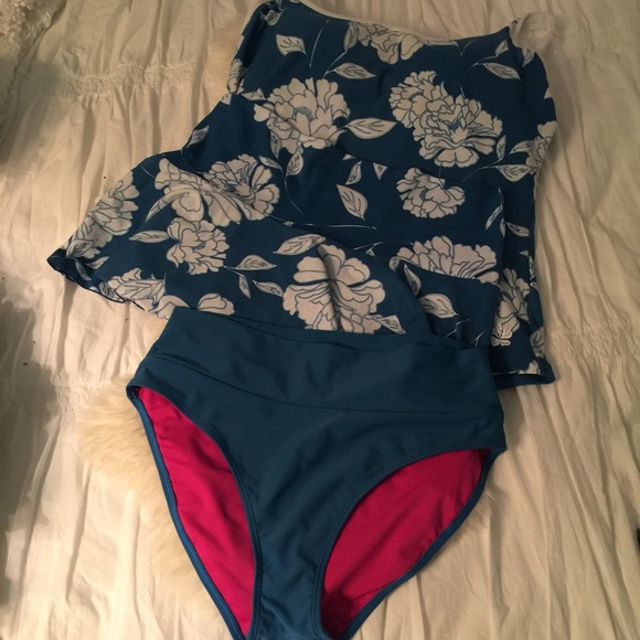 48 off Hapari Other Hapari Underwire Tankini with Skirt Cover Up