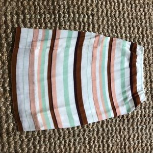 H&M skirt. Size 4. Never worn. Tag attached.