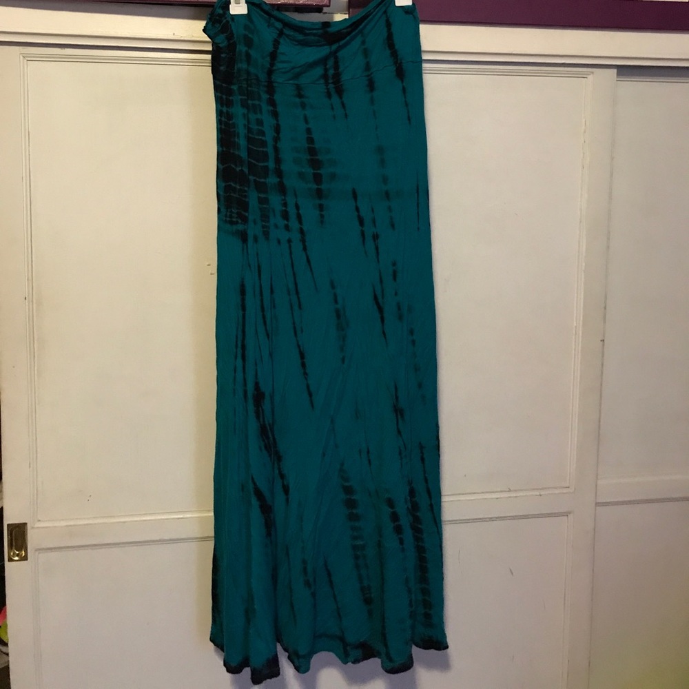 Black and blue maxi skirt