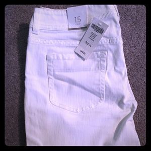 Chicos white Capri size 1.5