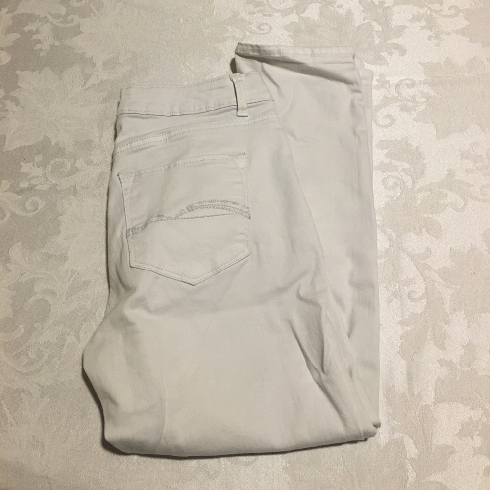 Sonoma crop white jeans