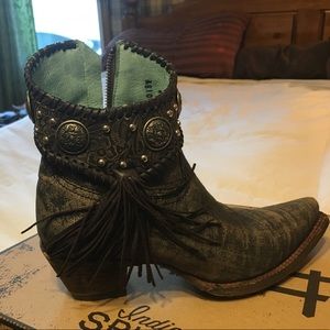 Like new Indie Spirit Corral Ankle Boots.