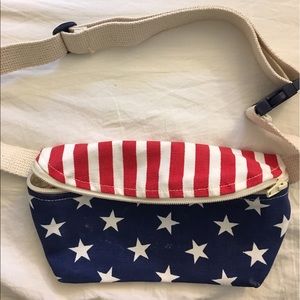 Vintage-look American Flag Fannypack