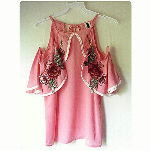 PINK COLD SHOULDER RUFFLE TOP WITH ROSE EMBROIDERY! - Picture 5 of 7
