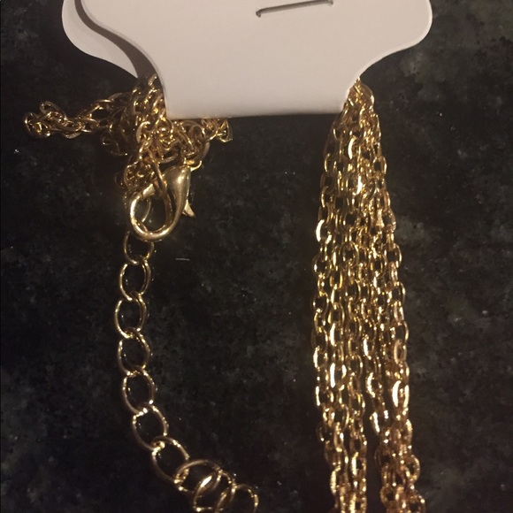 ‼️DEAL INSIDE‼️ Gold Layered Necklace - Picture 4 of 7