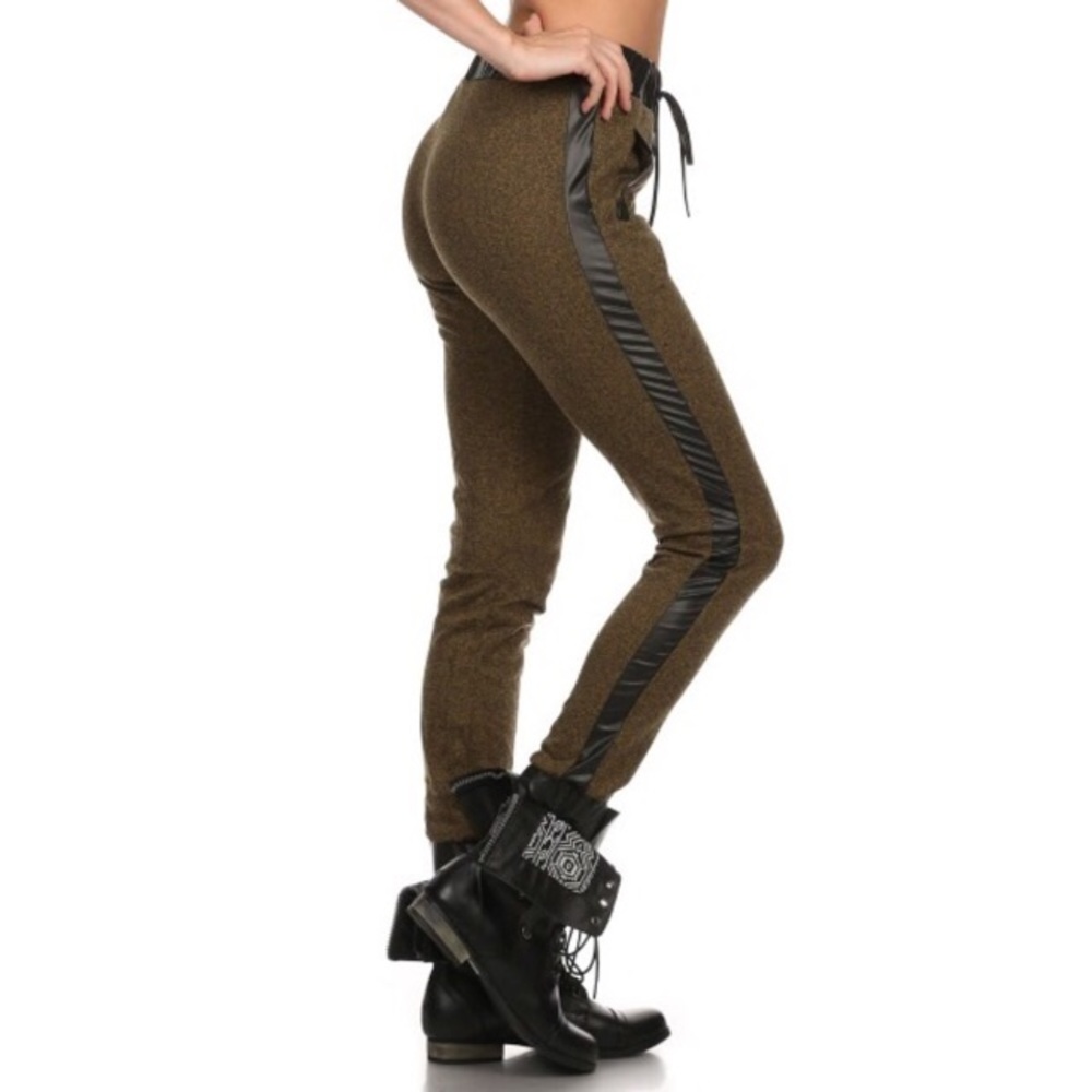 ⬇️SALE! NWT Super Cute Vegan Trim Jogger/Legging - Picture 3 of 6