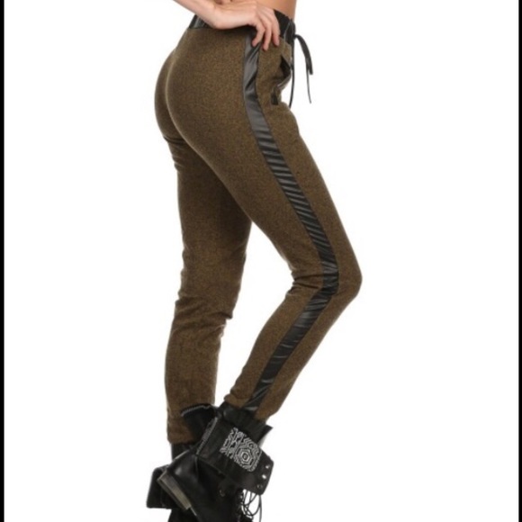 ⬇️SALE! NWT Super Cute Vegan Trim Jogger/Legging - Picture 2 of 6