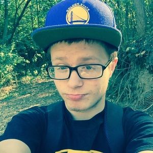 Meet your Posher, Adam