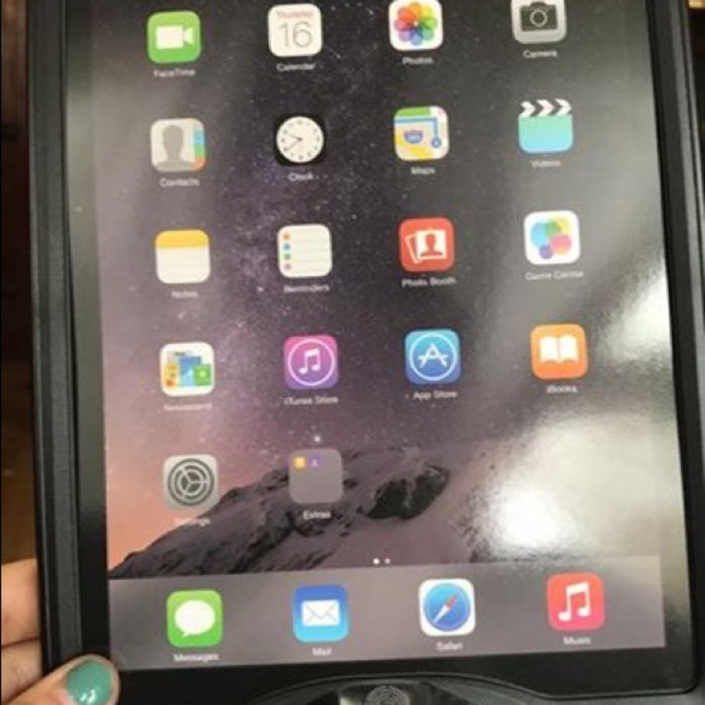 New iPad 2 air nuud life proof case.