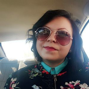 Meet your Posher, Mirela