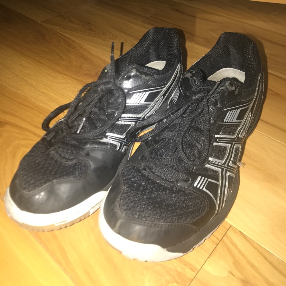 size 8 women's asic volleyball shoes