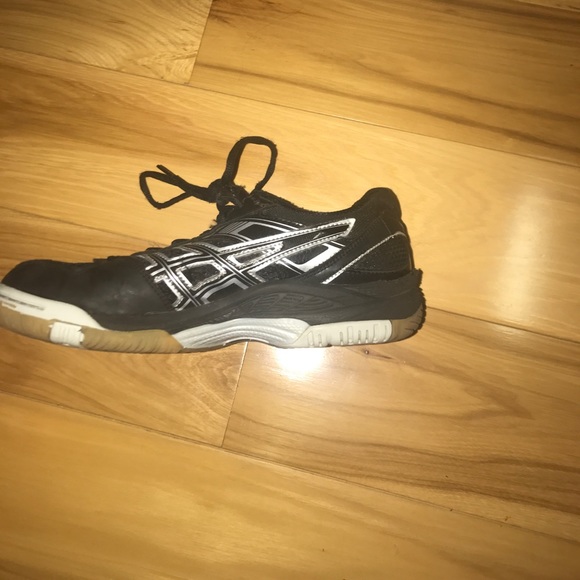 size 8 women's asic volleyball shoes - Picture 3 of 3