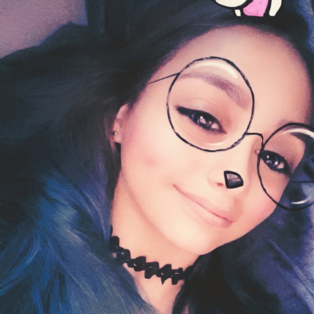 Meet your Posher, Alicia