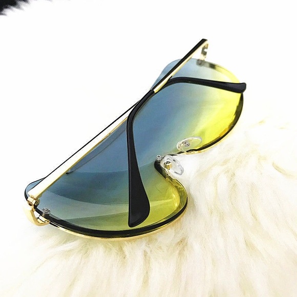 "Ivy" Oversized Rimless Shield Shades - Picture 3 of 4