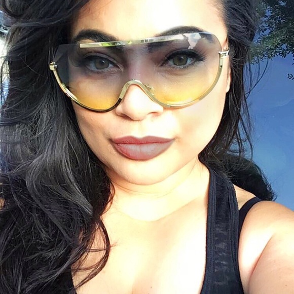 "Ivy" Oversized Rimless Shield Shades - Picture 2 of 4