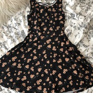 brandy melville sunflower dress 🦋
