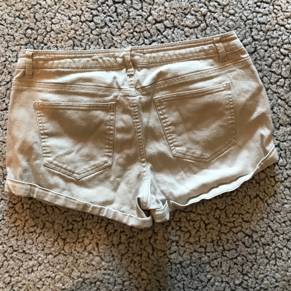 Shorts 🎈 - Picture 3 of 3