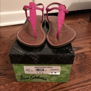 Brand new Sam Edelman Gigi fuchsia croco sandals 8