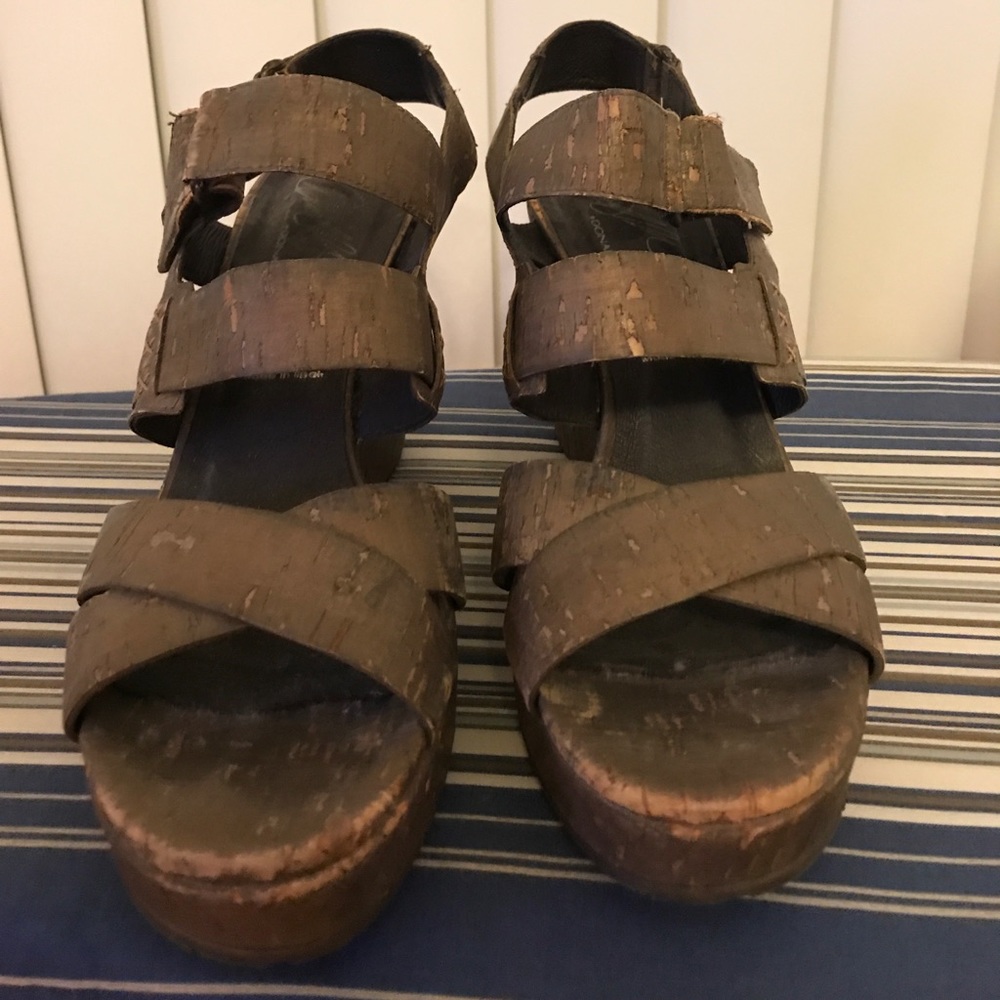 Platform sandals distressed