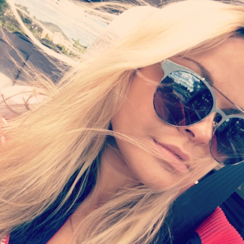 Meet your Posher, Laura