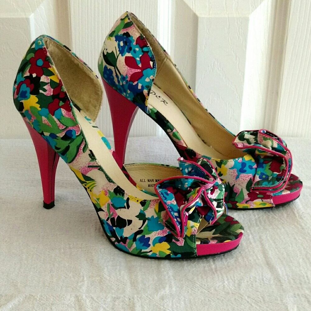 Cute Floral Printed Peep Toe Pumps