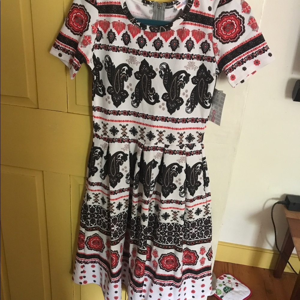 Size small nwt lularoe Amelia Unicorn