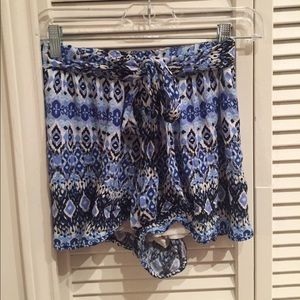 Francesca's Patterned shorts!