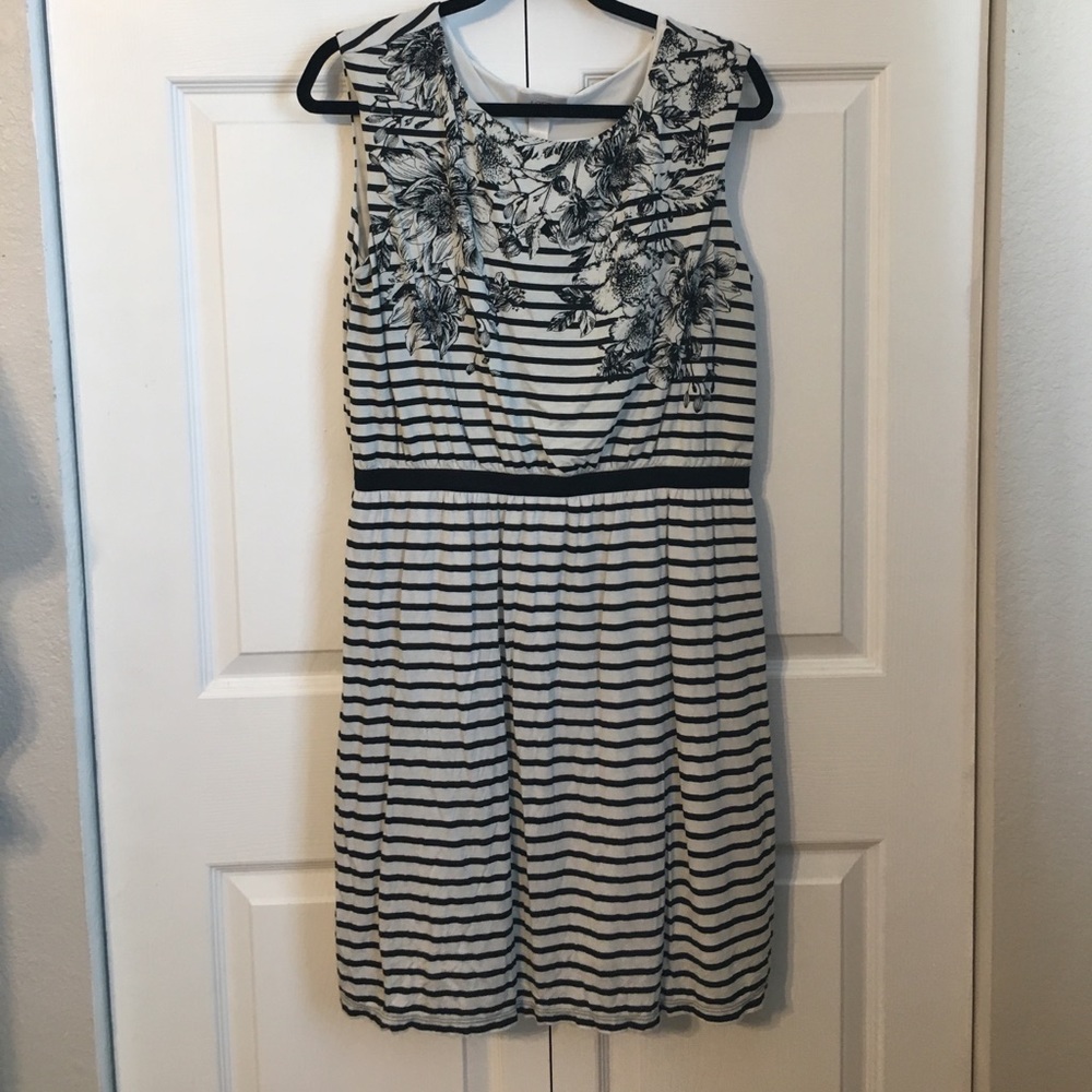 Black and cream stripped dress