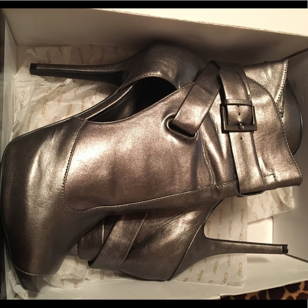 Metallic Peep-Toe Heels