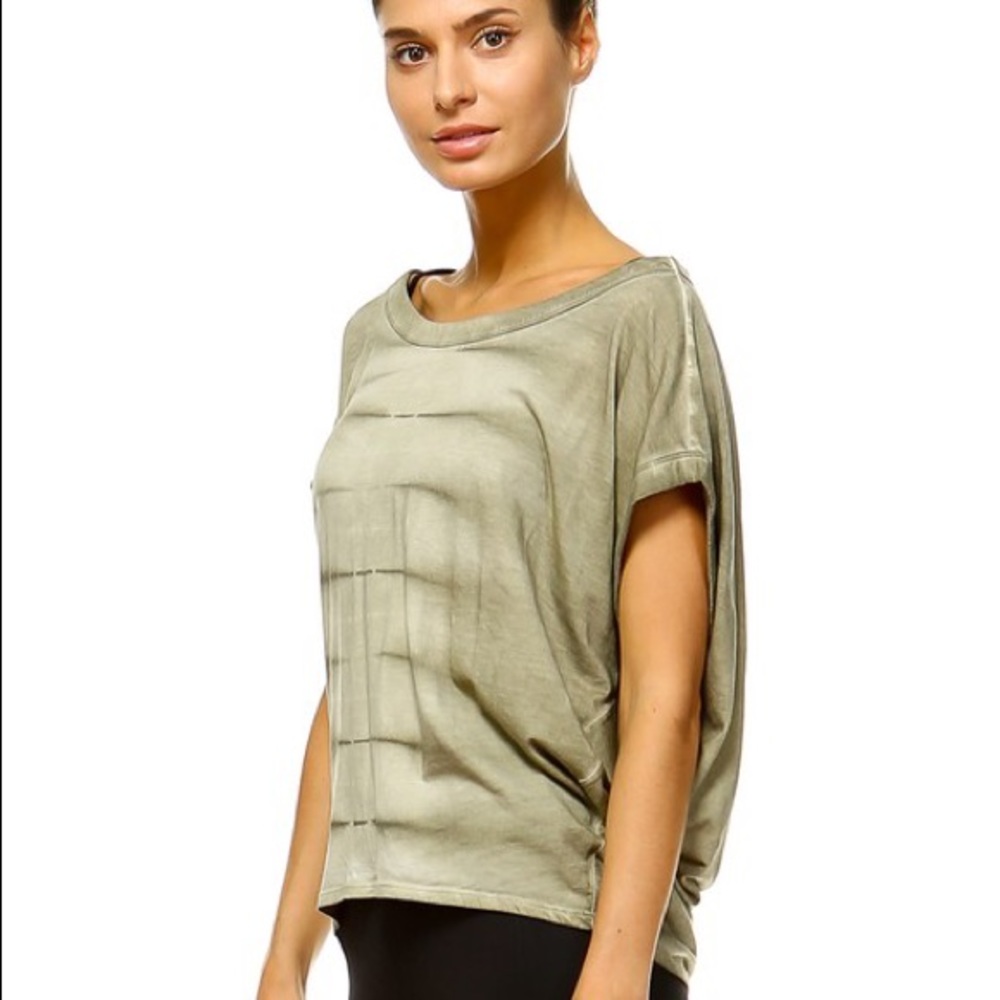 Olive Tiger Tie Dye top - Picture 3 of 6