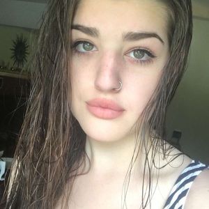 Meet your Posher, Lizzie