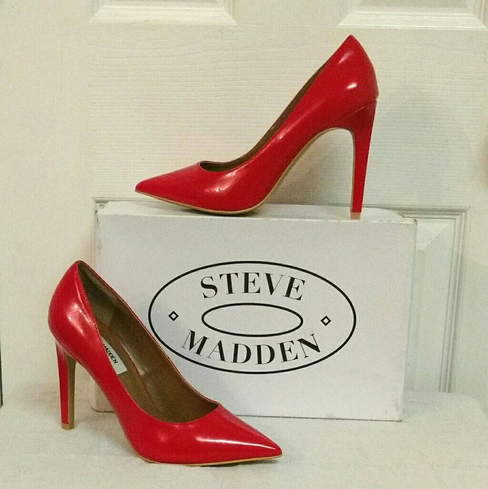 Steve Madden Red Pumps