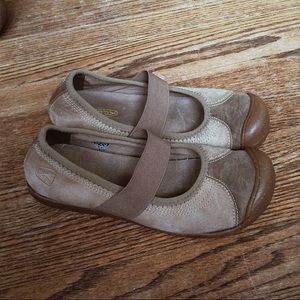 Keen Mary Jane flats size 7