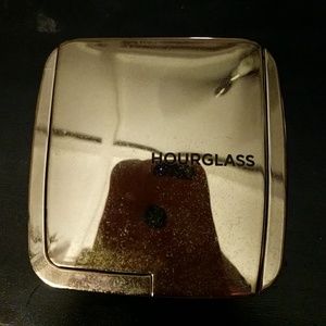 Hourglass ambient lighting blush in Ethereal Glow