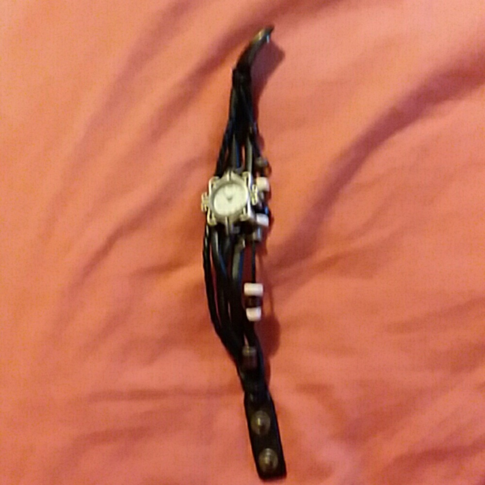 Watch - Picture 2 of 3