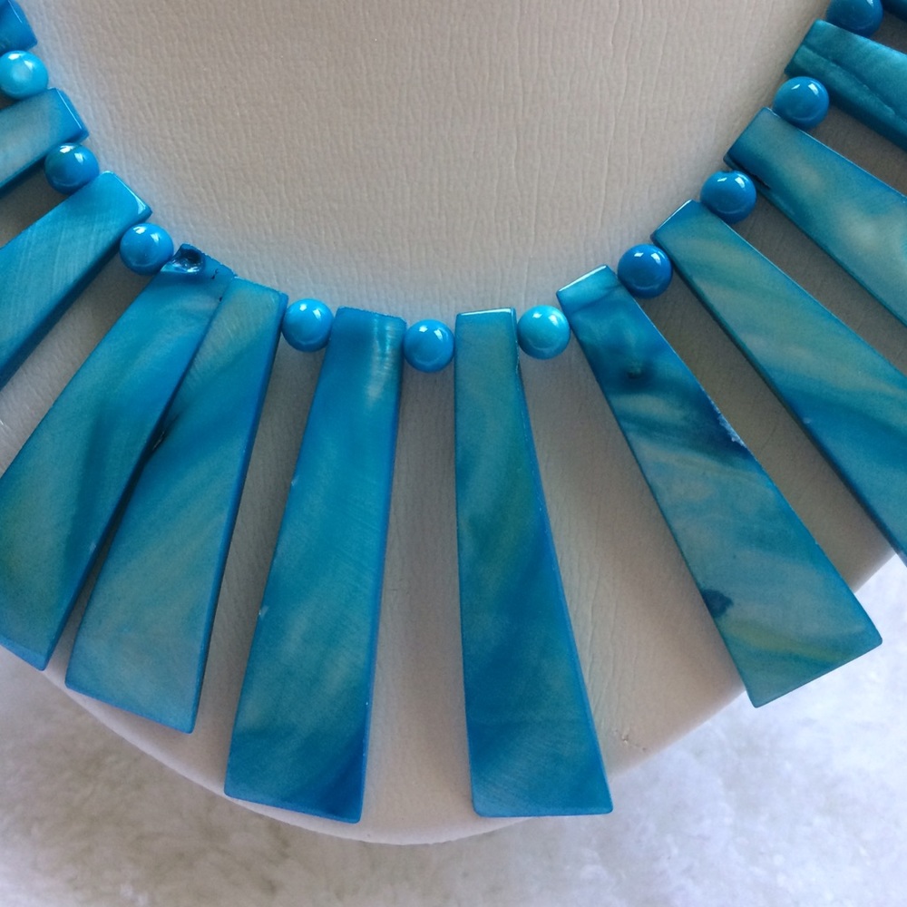 ✨NEW✨Geometric Chunky Blue Shell Necklace - Picture 2 of 3