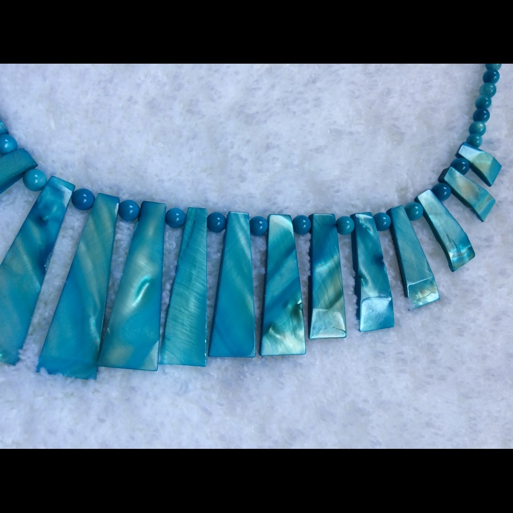 ✨NEW✨Geometric Chunky Blue Shell Necklace - Picture 3 of 3