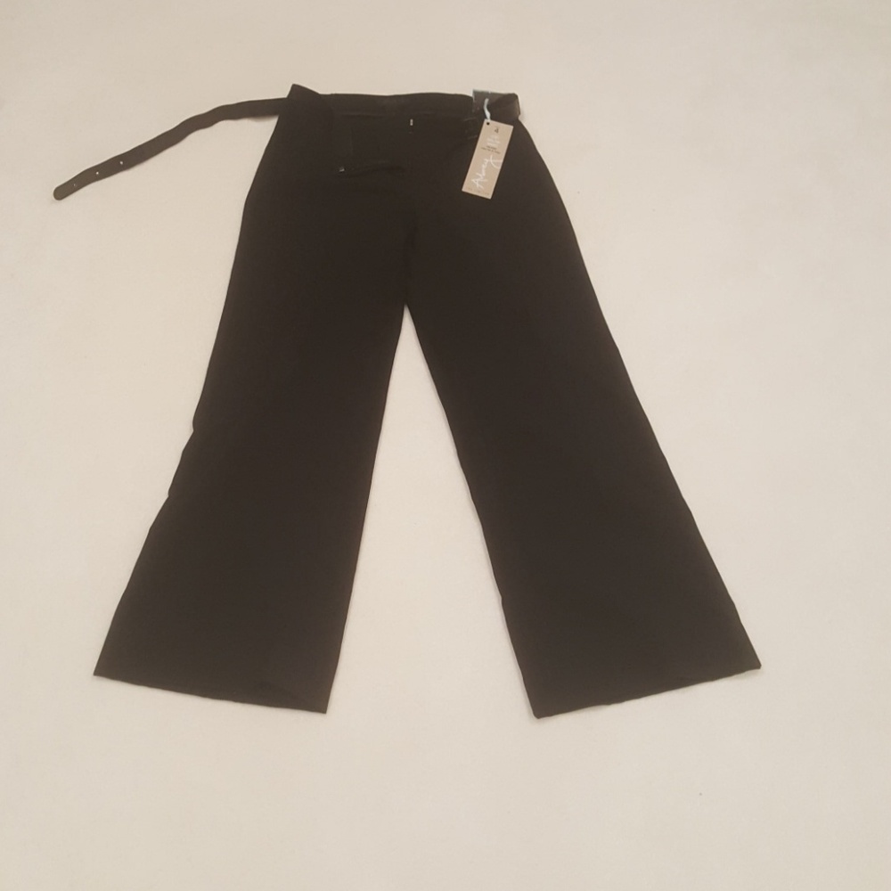 Cute black pants perfect for work!