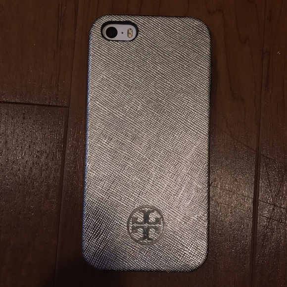 Tory Burch Accessories - Tory Burch iPhone 5/5s case silver