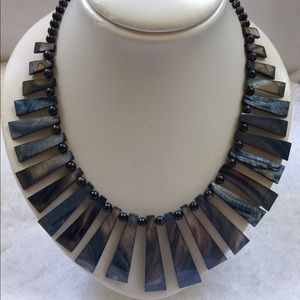 ✨NEW✨Geometric Chunky Black Shell Necklace