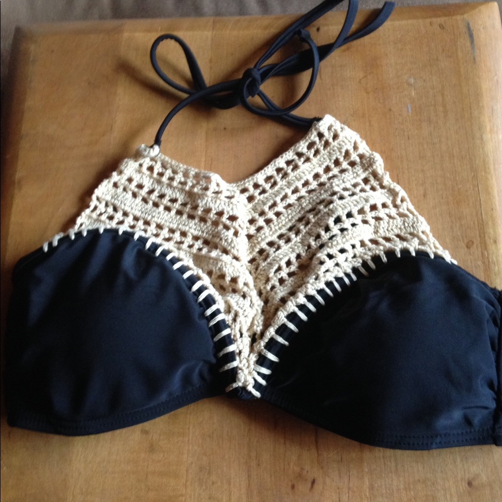 Swim suit top black small