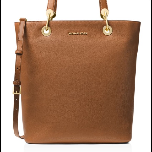 Michael Kors - Picture 1 of 4