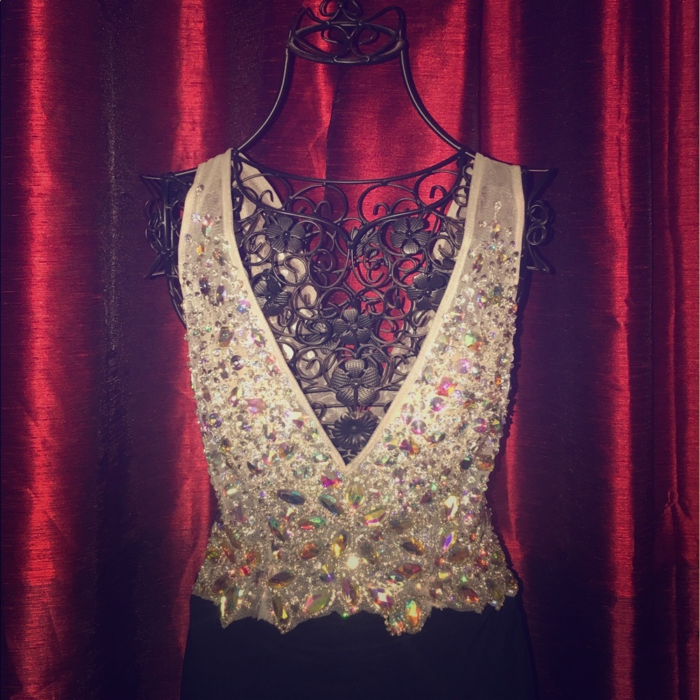 Prom/Formal Dress - Picture 2 of 3