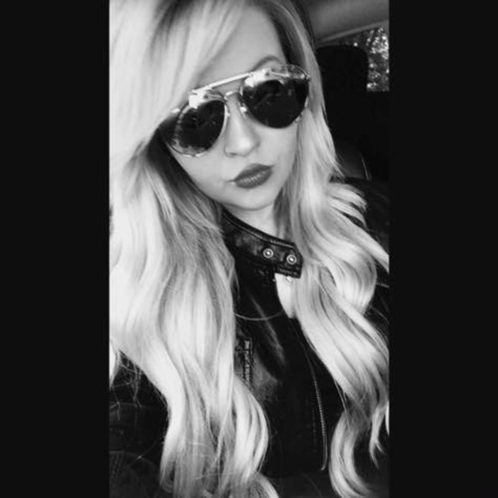 Meet your Posher, Christine