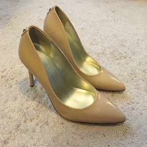 Ivanka Trump Patent Pointy Pump Heel 5.5 (fits 6)