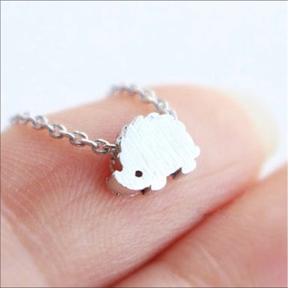 Hedgehog silver or gold necklace - Picture 2 of 4